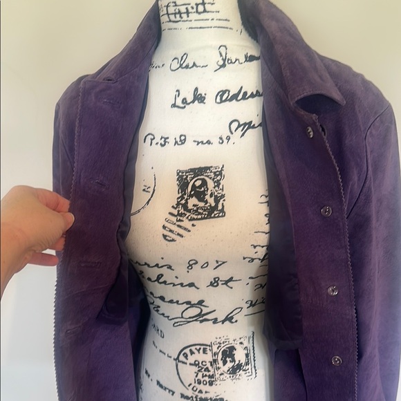 NWT- PURPLE SUEDE JACKET BEAUTIFUL. SIZE MEDIUM - Picture 2 of 8